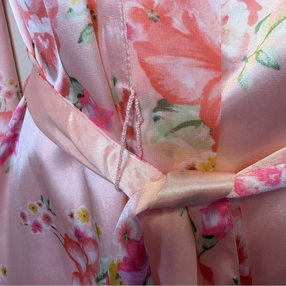 Morgan Taylor | Satin Pink Floral Hip Pockets Belted Mini Lingerie Kimono Robe - Picture 12 of 16
